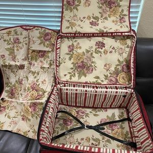 Brighton ruby & black large luggage